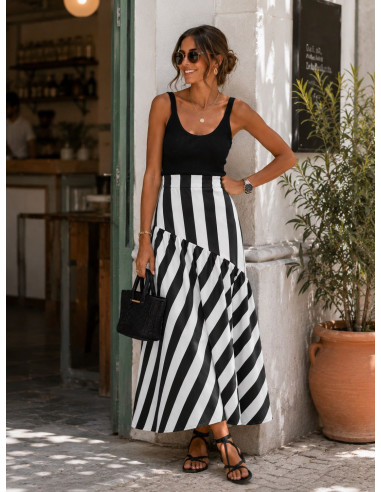 Falda de rayas blanco y negro