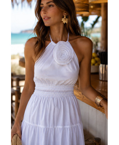 Vestido Blanco Anudado al Cuello con Flor en Relieve 2