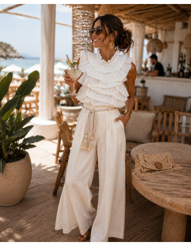 🌼 Top Halter Blanco con Volantes: Elegancia y...
