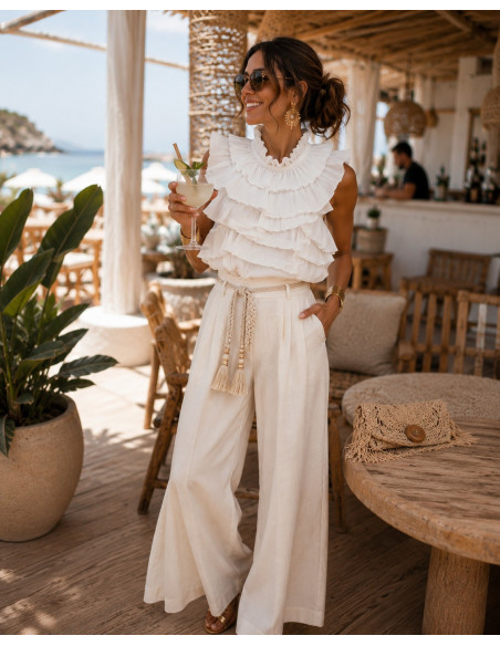 🌼 Top Halter Blanco con Volantes: Elegancia y Estilo 🌼