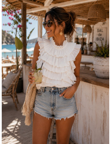 🌼 Top Halter Blanco con Volantes: Elegancia y...