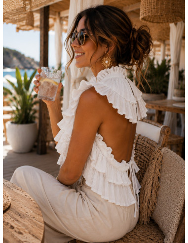 🌼 Top Halter Blanco con Volantes: Elegancia y...