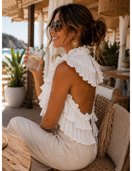 🌼 Top Halter Blanco con Volantes: Elegancia y Estilo 🌼