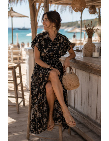 Vestido negro bordado con cuello camisero