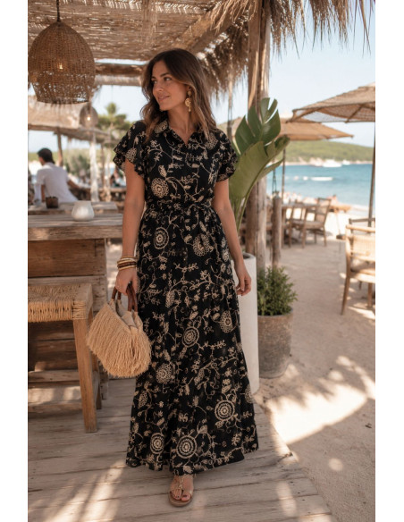 Vestido negro bordado con cuello camisero