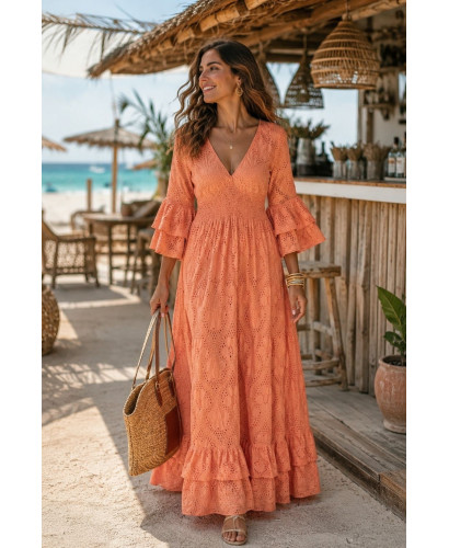 Vestido Largo en Bordado Inglés Melocotón con Escote de Pico