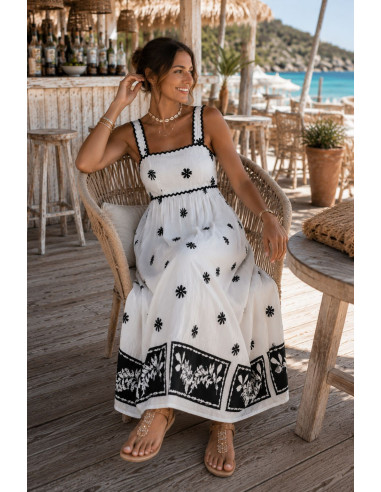 Vestido blanco con Estampado negro y Detalles...
