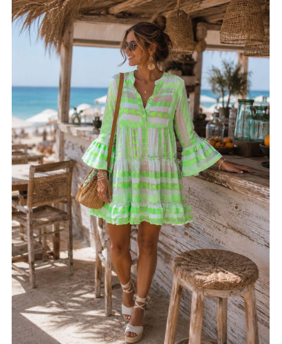 Vestido Babydoll Bordado Verde Lima con Escote Pico