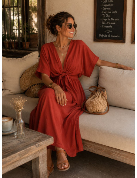 Vestido Midi Terracota con Lazada Frontal y Cintura Elástica