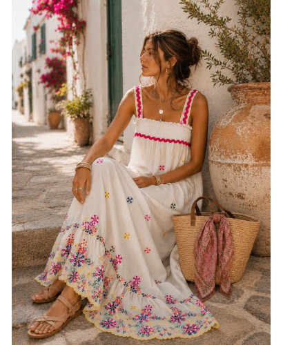 Vestido Largo Blanco Bordado Multicolor con Piculina Rosa