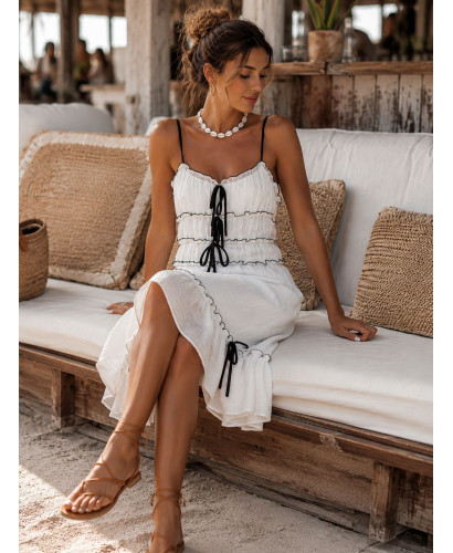 Vestido Midi Blanco con Volantes y Lazadas Negras