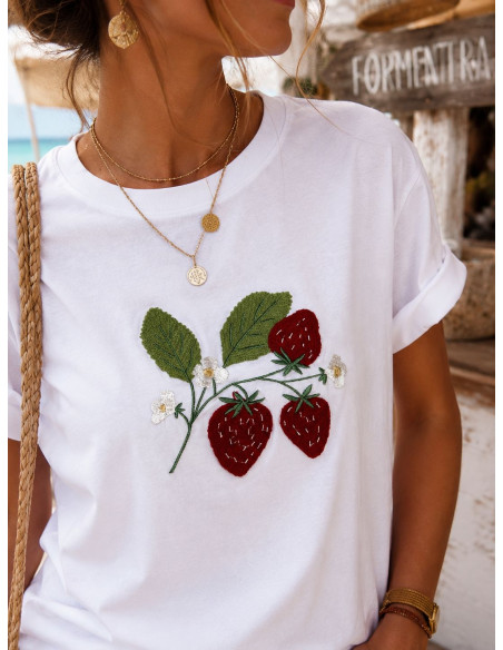 Camiseta Blanca fresas bordada