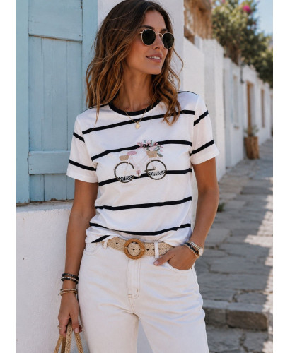 Camiseta navy con bicicleta bordada en blanco y negro 2