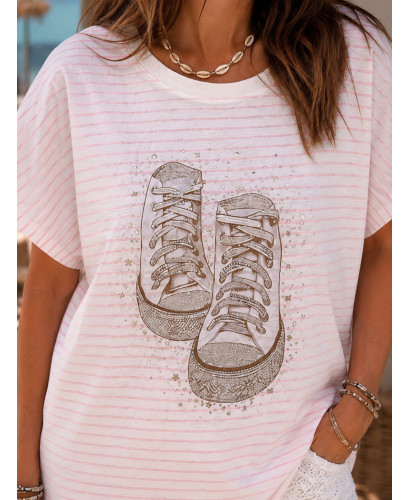 Camiseta navy rosa y blanca con deportivas strass 2
