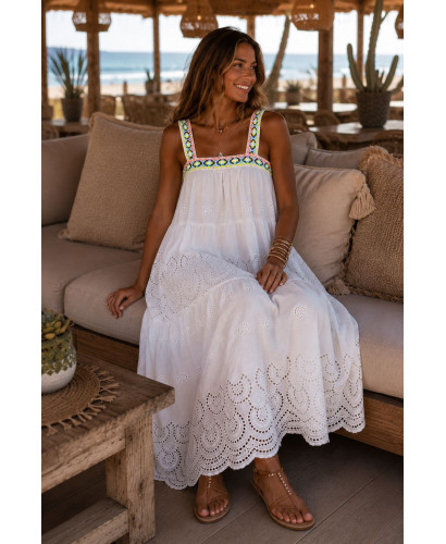 Vestido Blanco Bordado con Tirantes Flúor 2