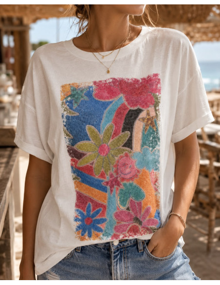 Camiseta Blanca con Detalle de Lentejuelas y Flores 🌺