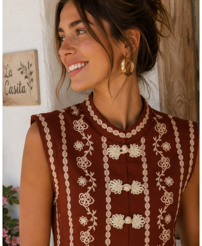Blusa de lino marrón con dibujo en crudo 2