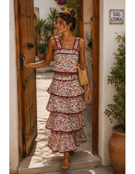 Conjunto de dos piezas con falda de volantes y top estampado floral