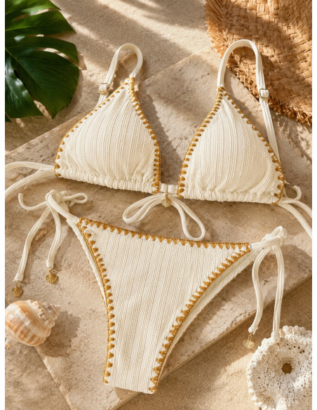 Braga de bikini brasileña cruda con textura y lazos laterales