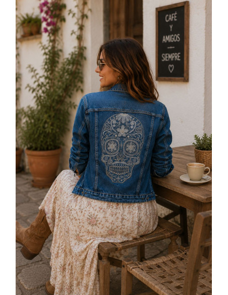 Cazadora Vaquera con calavera bordada