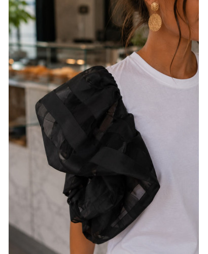 Camiseta Blanca con Mangas Abullonadas Negras 2