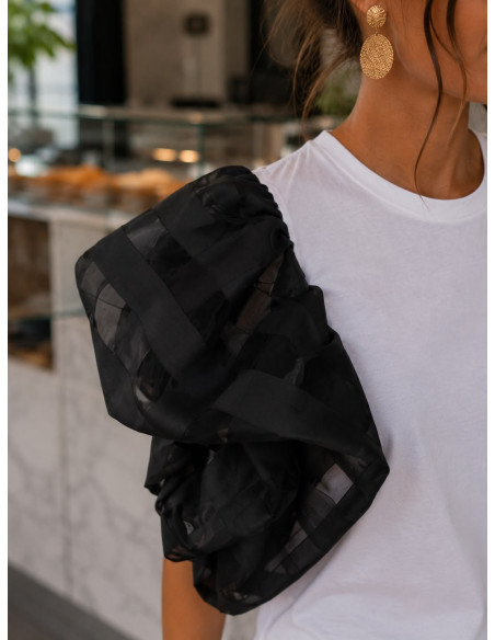 Camiseta Blanca con Mangas Abullonadas Negras