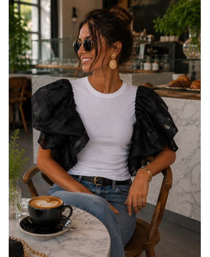 Camiseta Blanca con Mangas Abullonadas Negras