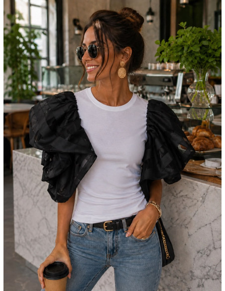 Camiseta Blanca con Mangas Abullonadas Negras