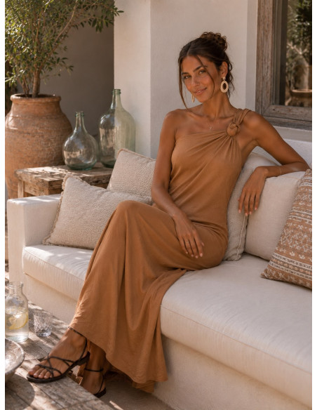 🌾 Vestido Tostado Largo con Tirante Asimétrico 🌾