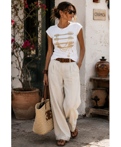 Camiseta blanca con Botones Dorados y Cordón Estilo Militar 2