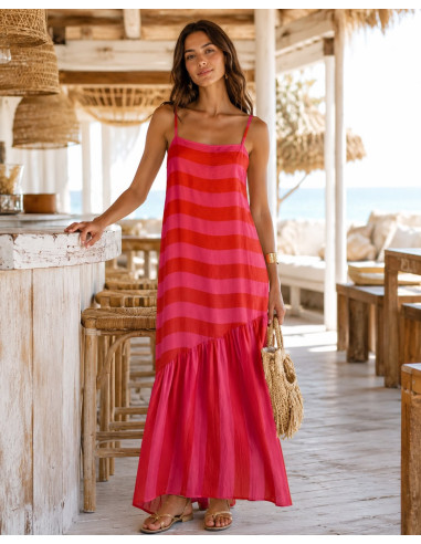 Vestido largo de rayas rojo y rosa con diseño...