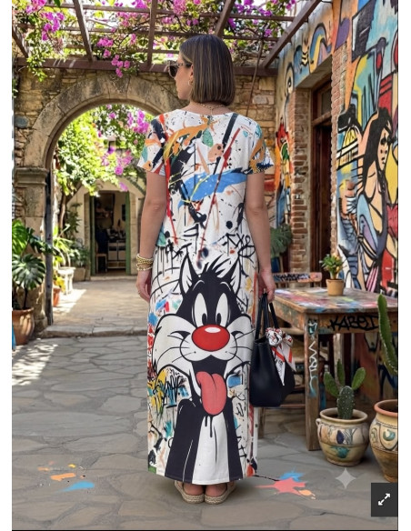 Vestido Largo con Estampado Artístico de Personaje y Graffiti