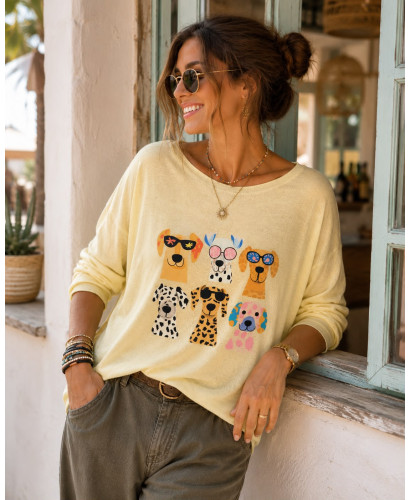 Suéter Amarillo Efecto Lavado con Estampado de Perros 2