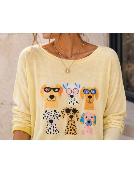 Suéter Amarillo Efecto Lavado con Estampado de Perros