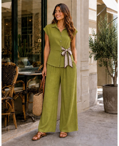 Conjunto Verde de Camisa con Lazada y Pantalón