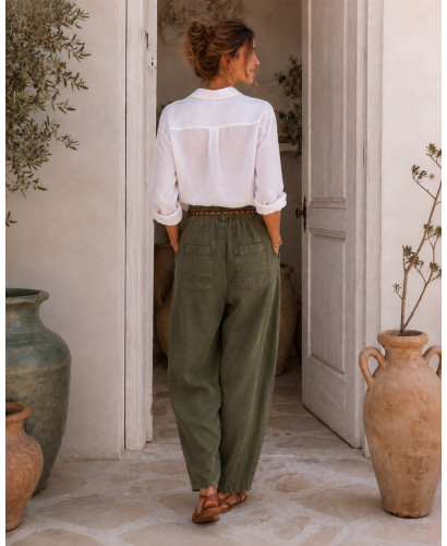Pantalón de Lino verde con Cinturón de Tachas y Bolsillos 2
