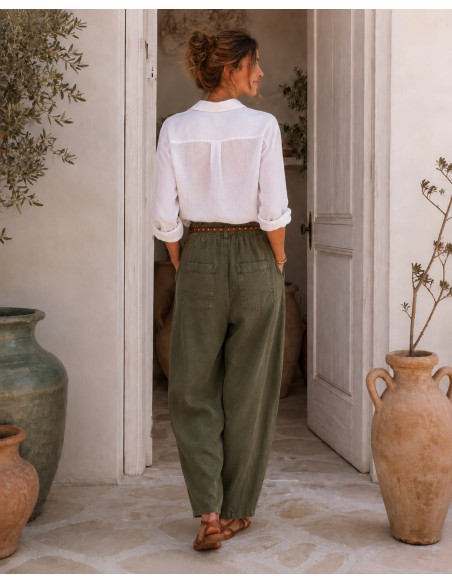Pantalón de Lino verde con Cinturón de Tachas y Bolsillos
