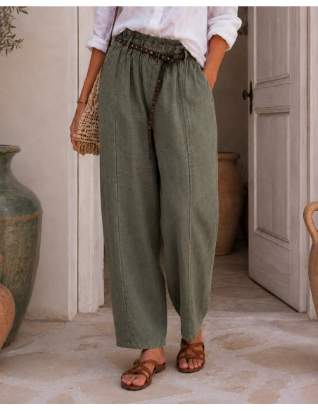 Pantalón de Lino verde con Cinturón de Tachas y Bolsillos