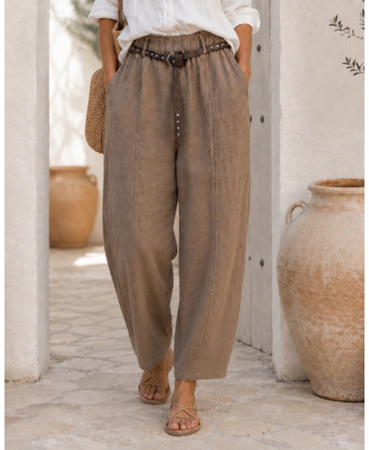 Pantalón de Lino camel con Cinturón de Tachas y Bolsillos