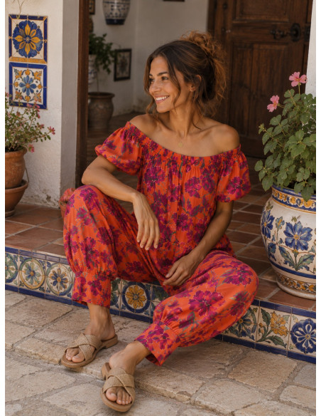 Mono Naranja Floral con Pantalón Bombacho y Bolsillos