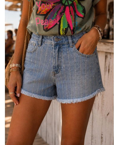 🩳 Pantalón Corto Vaquero con Strass y Bajo Desflecado