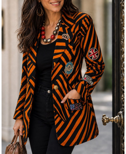 Chaqueta Naranja y Negra con Parches Frontales
