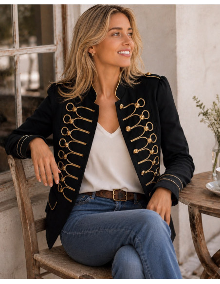 Chaqueta negra tipo army con botones y pasamanería dorada