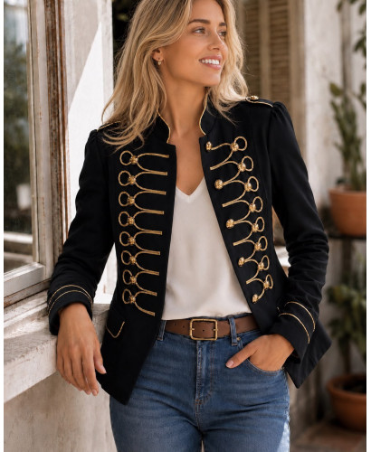Chaqueta negra tipo army con botones y pasamanería dorada