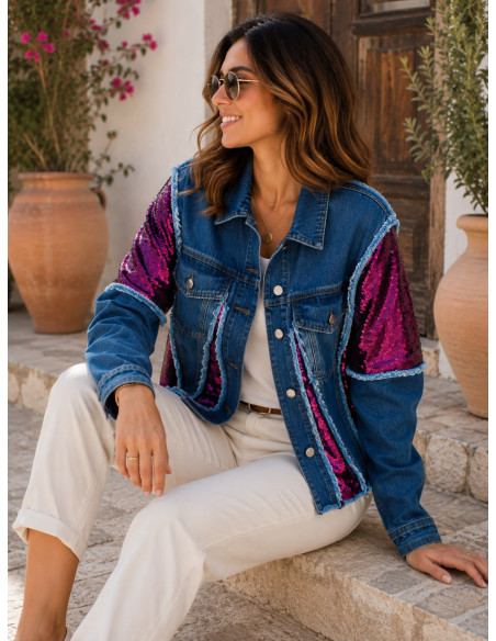 Chaqueta Vaquera con Lentejuelas Rosas y Acabado Desflecado