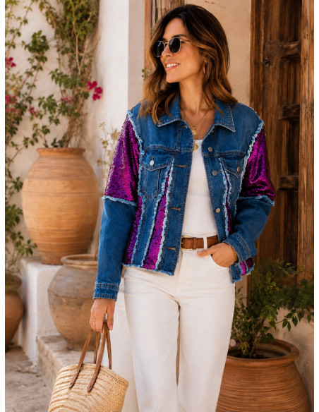 Chaqueta Vaquera con Lentejuelas Rosas y Acabado Desflecado