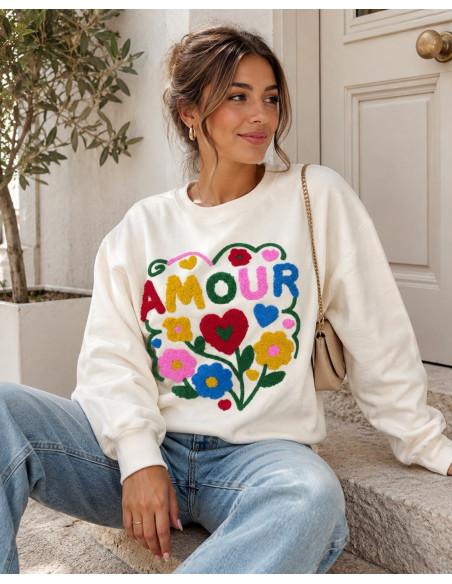 Sudadera Cruda “Amour” con Bordado Multicolor