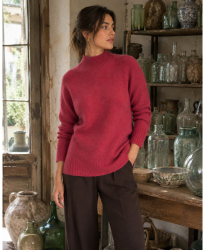 Suéter rosa de baby alpaca con cuello tortuga