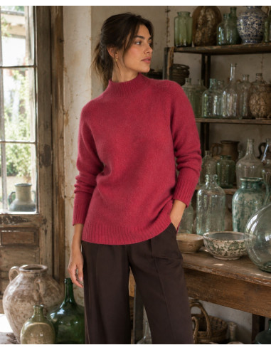 Suéter rosa de baby alpaca con cuello tortuga