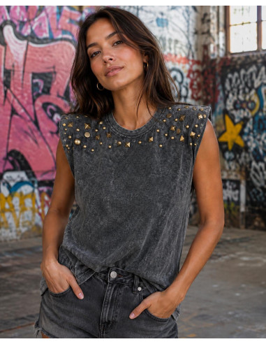 Camiseta Gris Oscuro  Lavada con Hombreras y...
